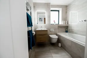 Coast Beachfront GF 6 guests dog friendly apartment - Bad