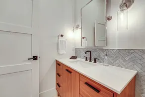 Downtown Grand Haven Condo - Walk to Boardwalk! - Intérieur