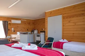 Tudor Park Motel Spacious with kitchens 1 minute walk to restaurant and shopping centre and Gisborne Hospital - Habitación