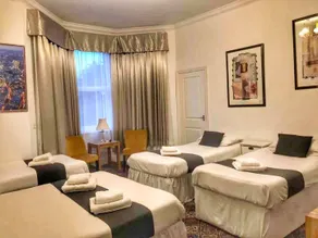 Kensington Hotel - Room