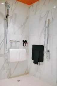 AMERON Luzern Hotel Flora - Bathroom