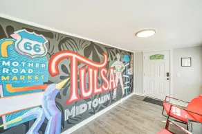 Walk to Expo Square Pavilion: Updated Tulsa Home! - Interiör