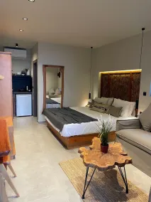 MOLA PAPAYA STUDIOS - Room