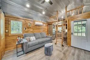 Couples Cabin in Broken Bow ~ 5 Mi to Downtown! - Innvendig