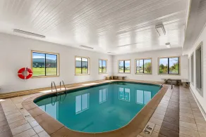 Quality Inn Fairfield - Piscina