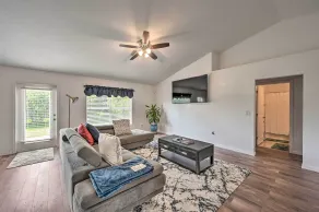 Ranch-Style Lehigh Acres House with Big Backyard! - Interiør