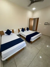 Hotel Darshan Palace - Near Dwarka Railway Station & Shree Dwarkadhish Temple - Room