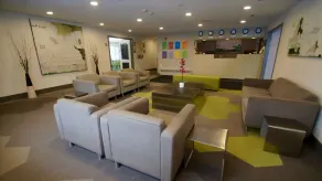 HI Calgary City Centre - Hostel - Reception