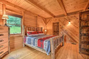 Athol Cabin w/ Deck & Fire Pit, 10 Mi to Lake - Interior