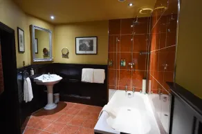 Lumley Castle Hotel - Bathroom