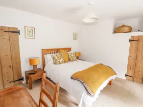 Manor Farm Cottage - Rum