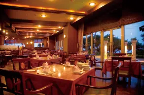 Rizzan Sea Park Hotel Tancha Bay - Restaurant