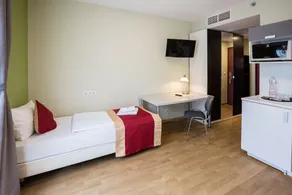 Di Verdi Imperial Hotel - Room