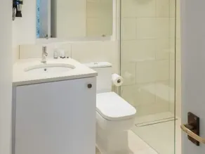 One Holyrood Hotel - Baño