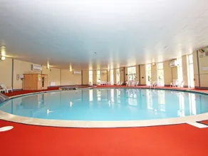 Lewis Lodge - Pool