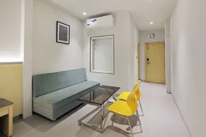 FabHotel Yellow Courtyard - Room