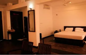 Hotel Sapthapadhi - Rum