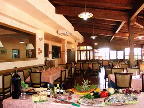 Happy Camp mobile homes in Camping Thurium Villaggio - Restaurant