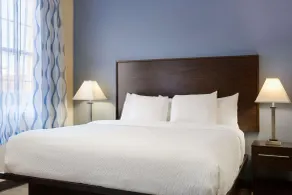 Days Inn & Suites by Wyndham DFW Airport South-Euless - Chambre