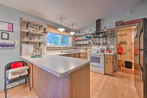Four-Season Home on Scenic Bluff Country Acreage! - Innenbereich