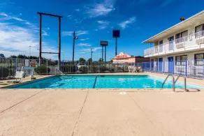 Motel 6-Lumberton, NC - Piscine