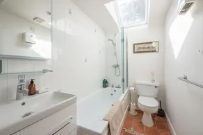 The Stable, Grundisburgh - Bathroom