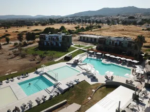 Ampelia Seaside Resort by Estia - Basseng