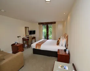 Best Western PLUS Grim's Dyke Hotel - Room