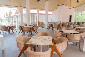 Aathi Beach Resort Uppuveli - Restaurang