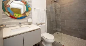 SUNSET OCEAN VIEW CONDO - Bathroom