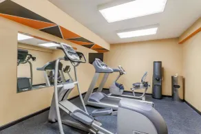 Days Inn by Wyndham Windsor Locks / Bradley Intl Airport - Salle de remise en forme