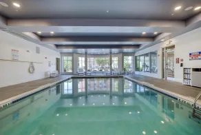 DoubleTree by Hilton Raleigh - Cary - Piscine