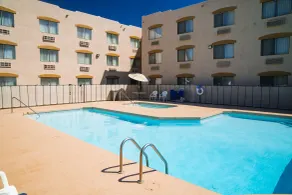 Super 8 by Wyndham Yuma - Piscine
