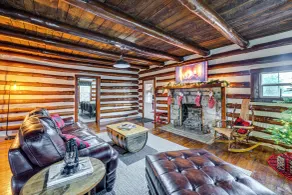 Family Holiday Cabin in Kentucky w/ Hot Tub! - Innvendig