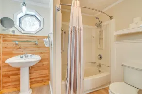 Athol Vacation Rental w/ Mountain Views! - Interiør