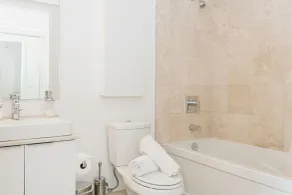 Beautiful Luxurious Modern Condo With Breathtaking Views - Salle de bain