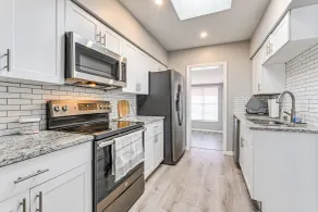 3 Mi to Venice Beach: Pet-friendly Home w/ Yard - Innenbereich