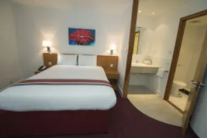 Ramada Cambridge - Room