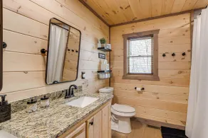 Cabin w/ Hot Tub & Sauna: 5 Mi to Dtwn Blue Ridge! - Interiør