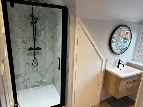 12 Clos Yr Wylan - Bathroom