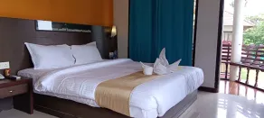 Goldfield Club & Lake Resort, Kumarakom - Room