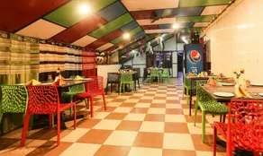 Treebo Roshan House with Valley View - Restaurant