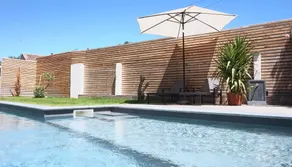 La Domitia - Maison d'hôtes, massages & bien-être - Pool