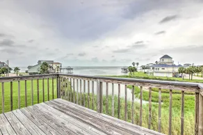 < 1 Mi to Beach! Waterfront Galveston Bay Retreat - Interiør