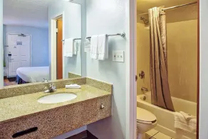 Motel 6 Buffalo NY Airport Williamsville - Salle de bain