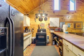 Cozy Cabin w/ Pool Table & Fire Pit - Interiør