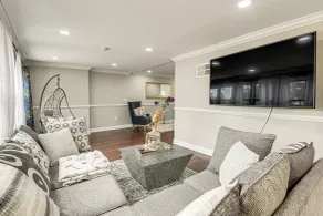 Game Room, Private Yard! Temple Hills Family Home - Interiør