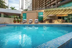 K Hotel - Piscina
