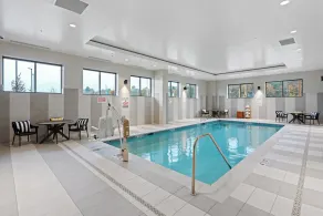 Hotel Indigo Seattle Everett Waterfront Place by IHG - Piscina