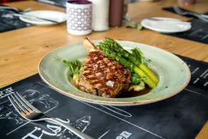 Vienna House Easy by Wyndham Bucharest Airport - Restaurant